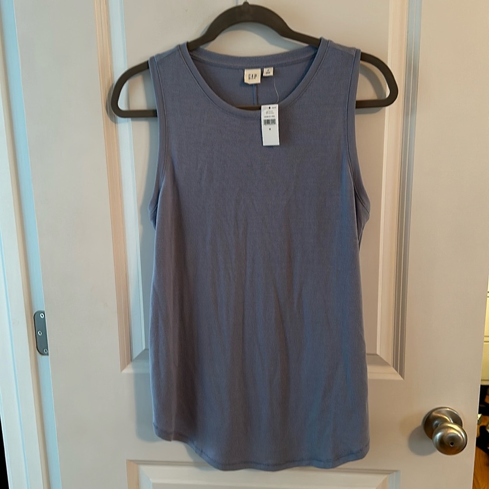 Women’s medium Gap shell